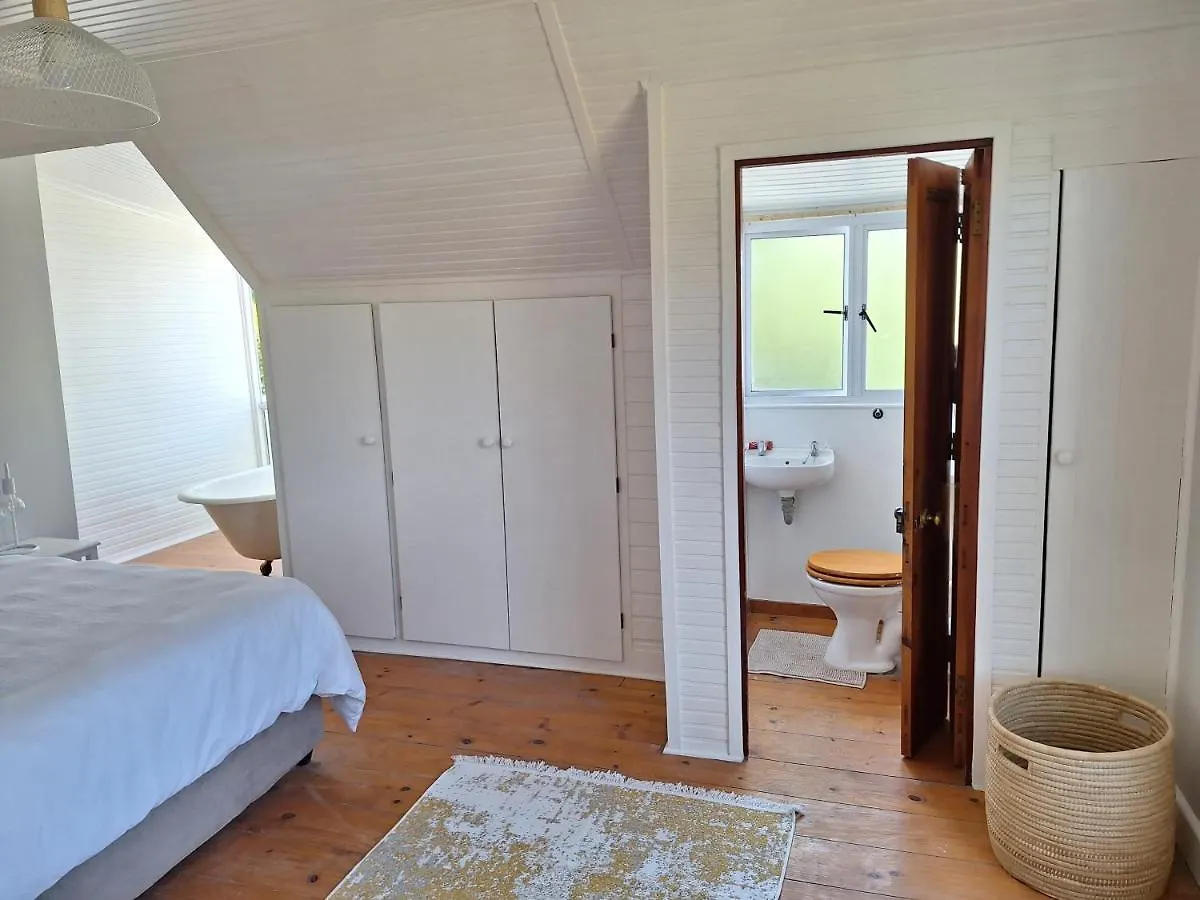 4 Periwinkle Place Kommetjie